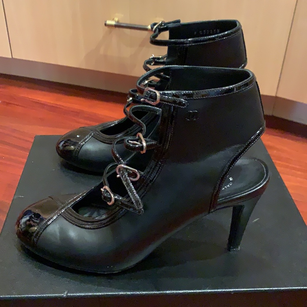 Shoes 👠 - Picture 4 of 8